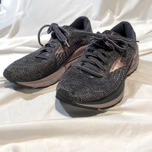 Brooks sneakers purple and grey size 7.5